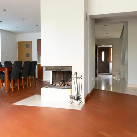 Apartment Ancoba House *