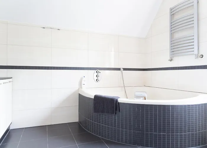 Ancoba House * Lomna