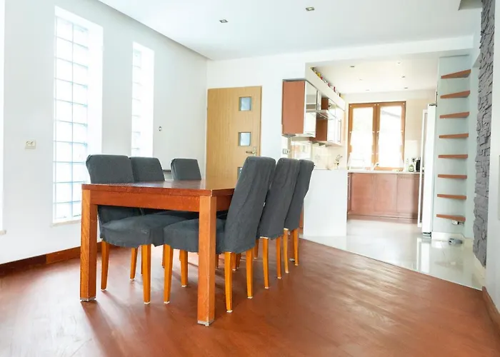 Apartment Ancoba House Lomna